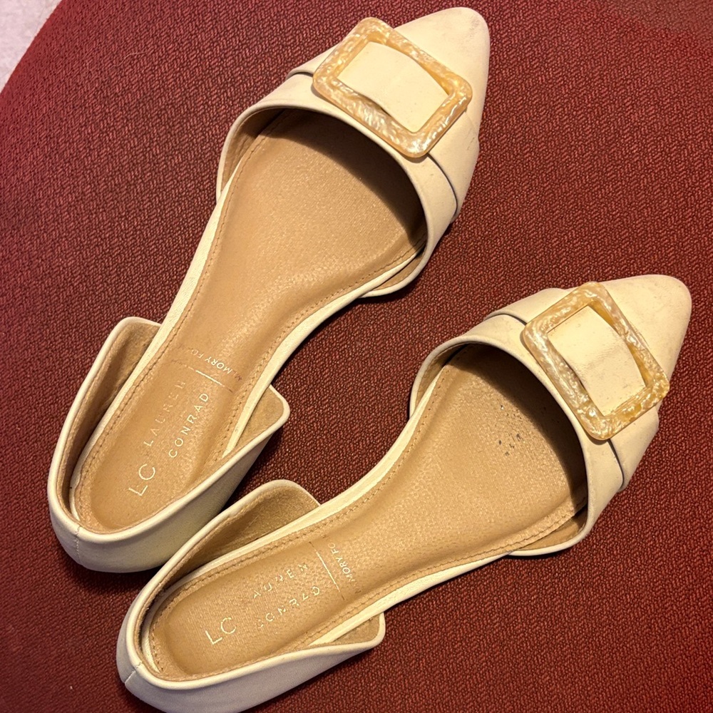 LC - Lauren Conrad Beige Women's Flats with Gold Buckle